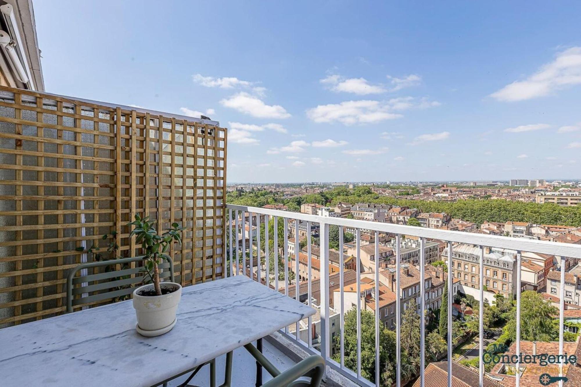 Montaudran Place Dupuy - Vue Panoramique -Metro Toulouse Exterior photo